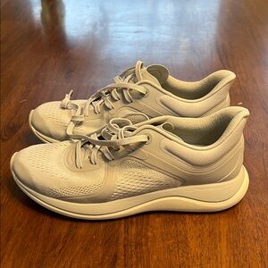 Lululemon Light Grey Chargefeels